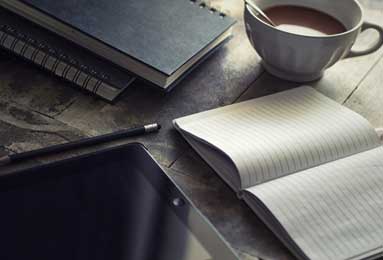 意甲知名评论员：米兰在缺兵少将的情况下2比1战胜佛罗伦萨，本来他们上一场还能赢尤文的